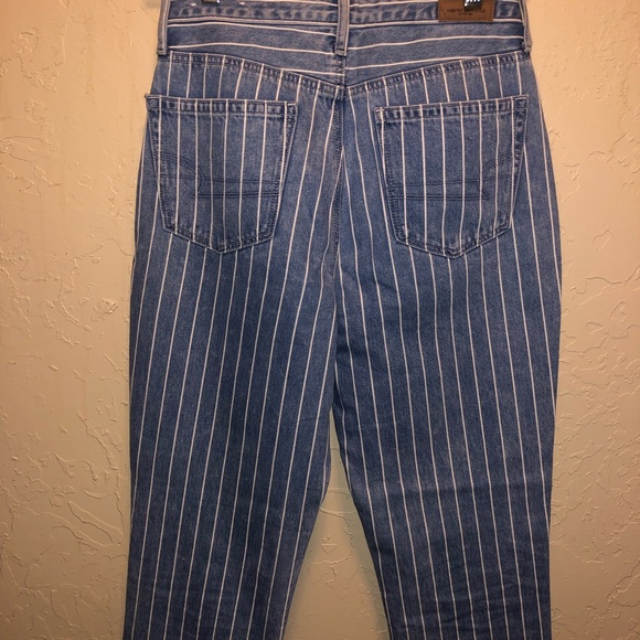 American Eagle Mom Jeans - Picture 4 of 4